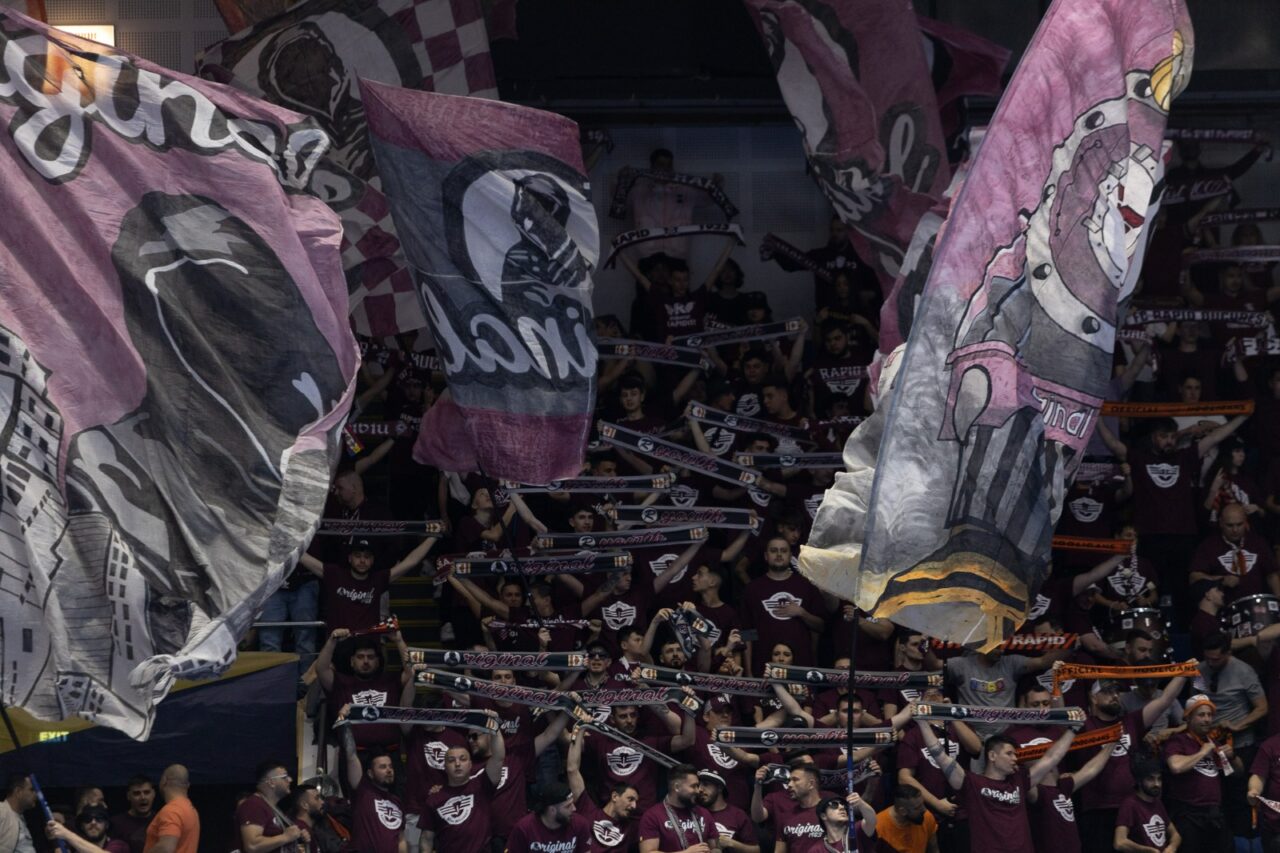 Alt scandal legat de rasism la Rapid. Un fan, acuzat de o JUCĂTOARE de la Ferencvaros: „Un prost. Sper să nu mai intre vreodată în sală”