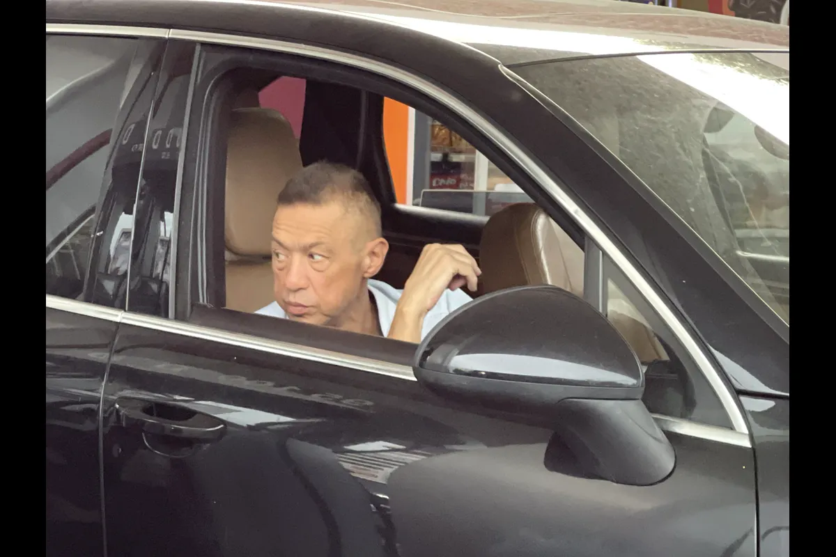 Fiica lui Rudel Obreja cere mai multe demisii pentru „CĂLĂII” tatălui său, după moartea lui: „Acești Dumnezei în fața cărora am stat cu mâna întinsă 9 luni să ne mai dea un pic de viață!”