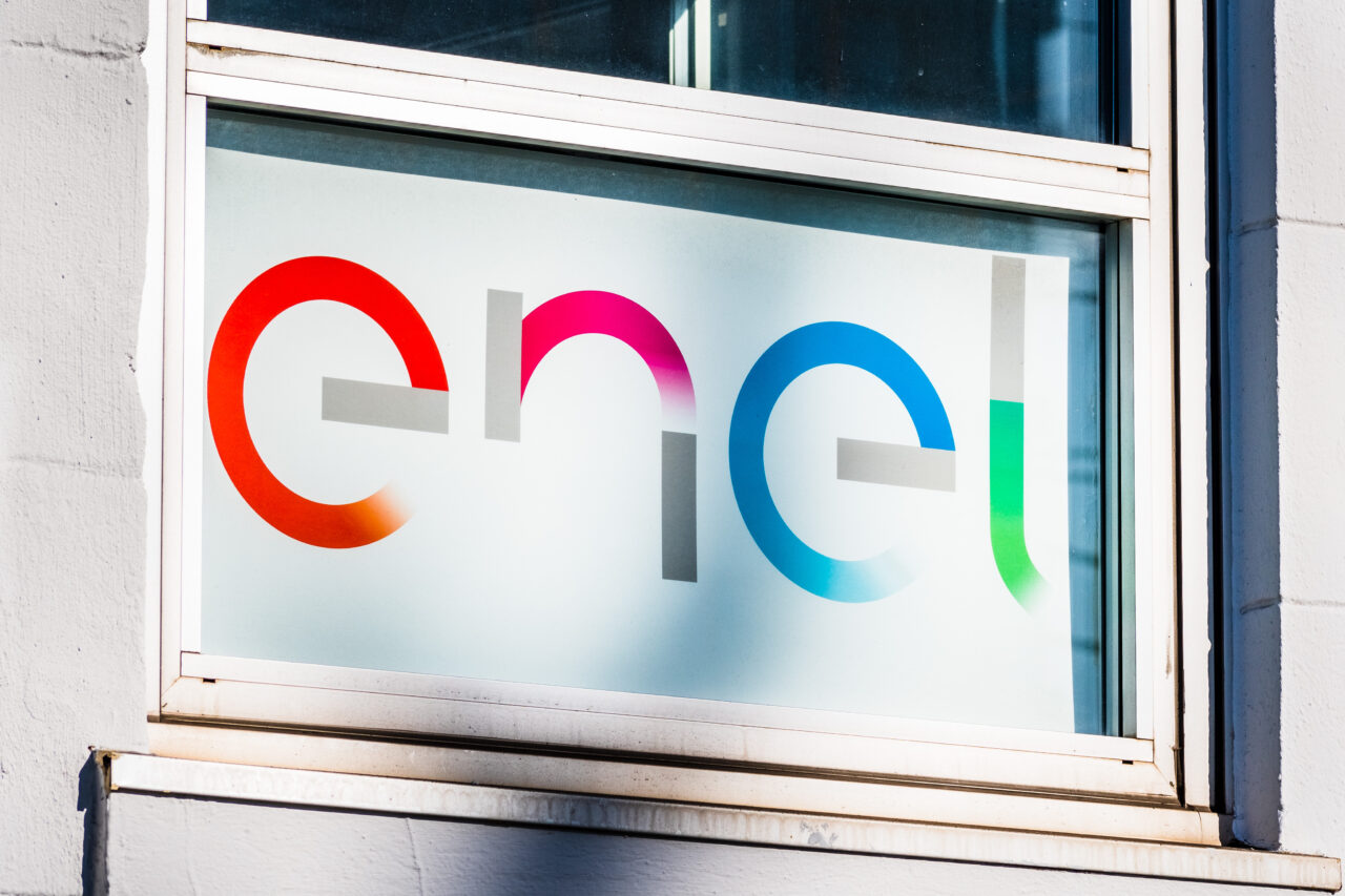 Compania ENEL, dată în judecată pentru creșterea neanunțată a prețurilor. Asociațiile de consumatori cer despăgubiri de peste 100.000 de euro