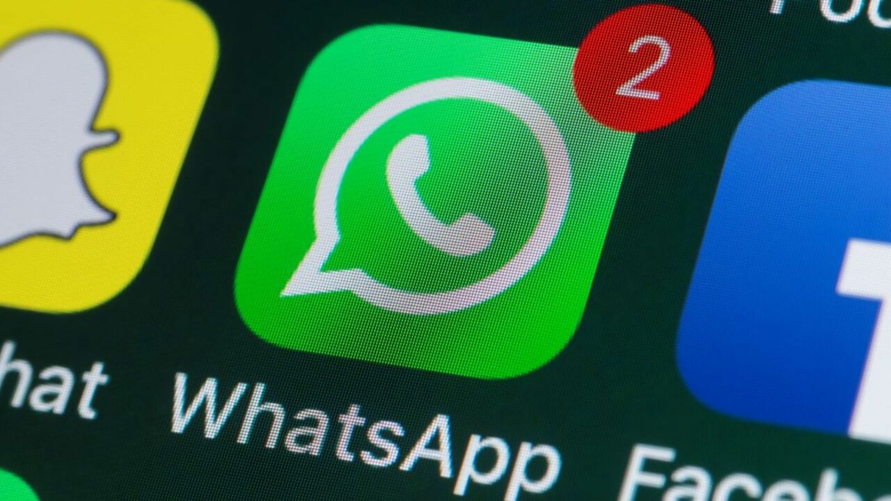 Cum poți să părăsești GRUPURILE WhatsApp fără ca ceilalți membri să afle! Tot ce trebuie să știi
