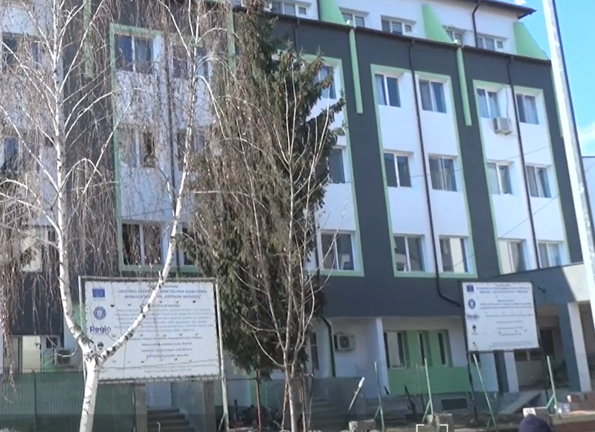FOTO | Condiții inumane într-un SPITAL din Vâlcea! Pacienții sunt puși ...