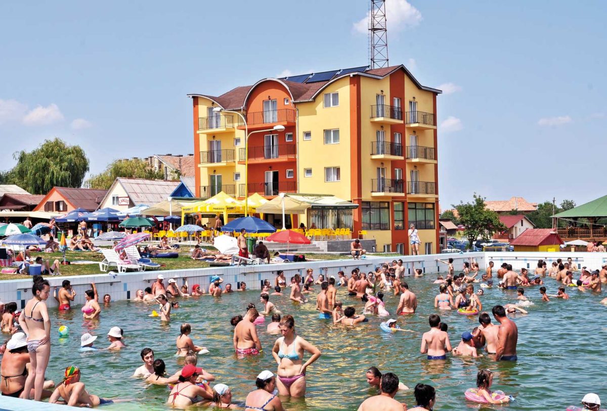 Unde se găsește cea mai pură APĂ TERMALĂ din România. Apa din această stațiune este captată de la peste 1.300 de metri adâncime