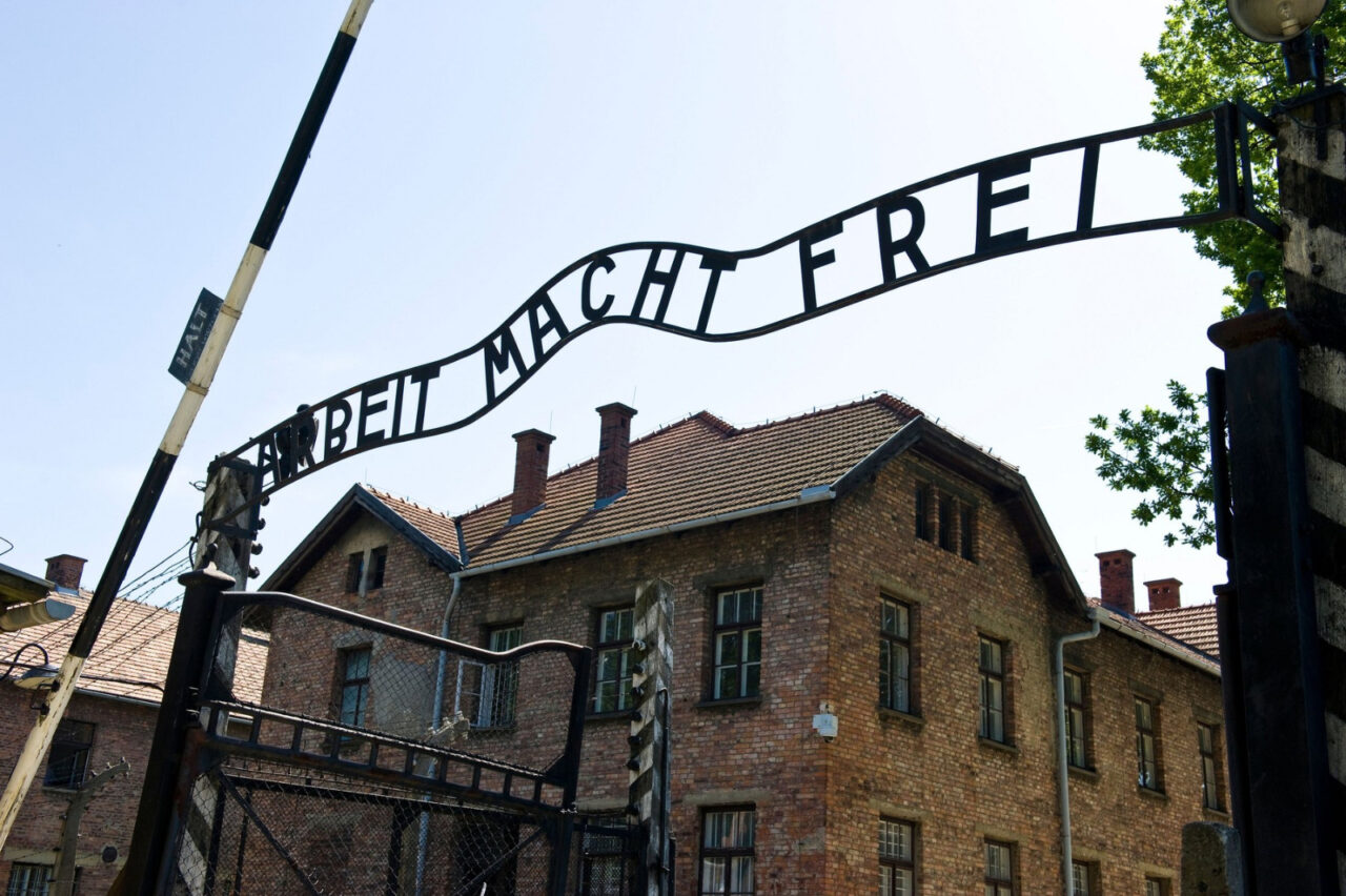 Cel mai bătrân nazist anchetat pentru crime a murit la vârsta de 102 ani. Josef Schuetz, CONDAMNAT pentru 3500 de acuzații