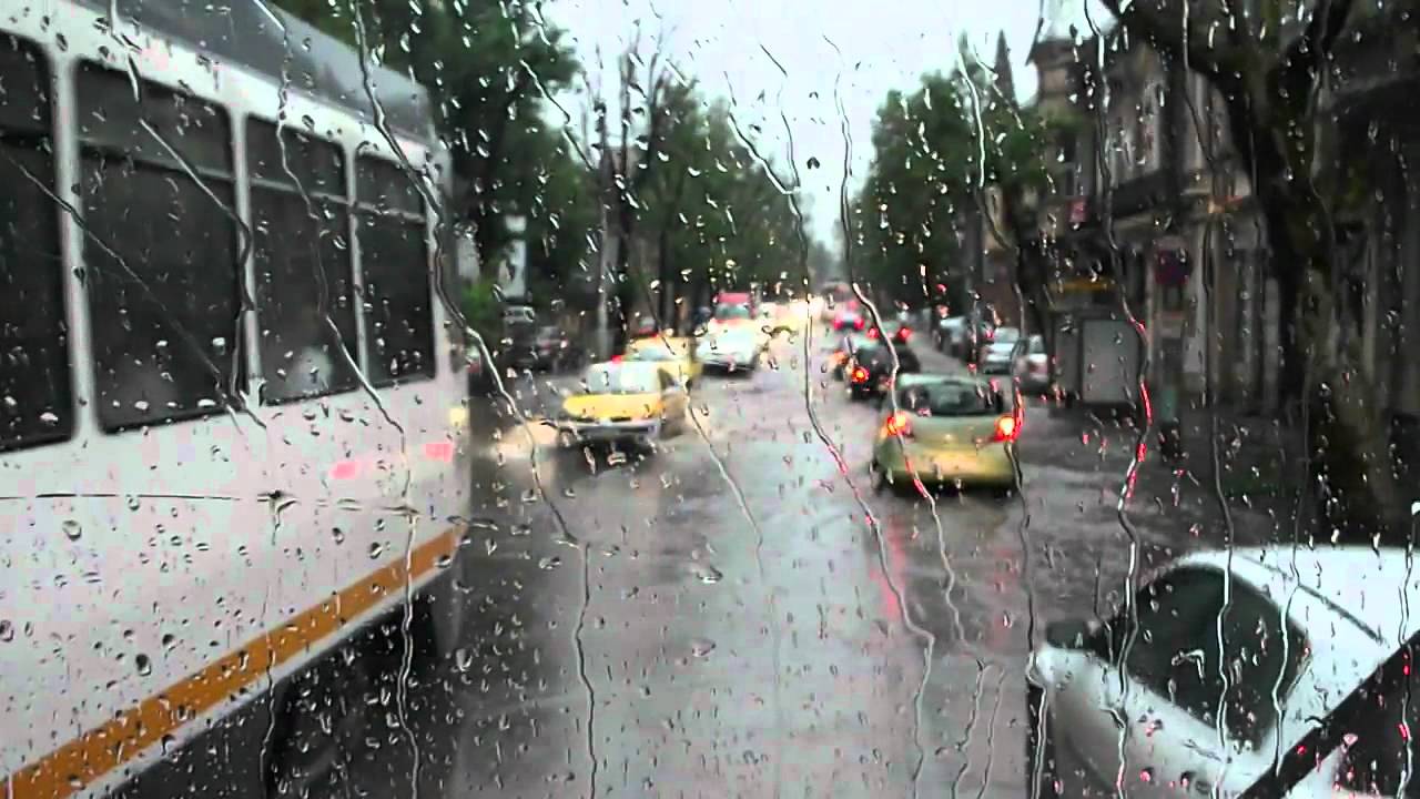 Avertisment ANM: România, lovită de vremea rea! Zonele din țară cu FURTUNI şi ploi / Prognoză specială pentru București
