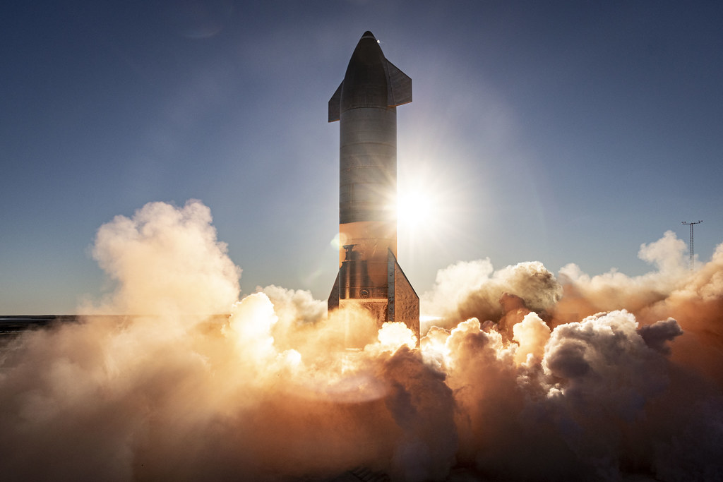 Musk AMÂNĂ lansarea rachetei SpaceX Starship