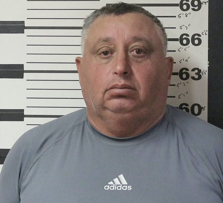 Povestea românului care a FURAT, în America, o sticlă de whisky de 7500 de dolari și a stat doar o zi la închisoare. Cum l-au prins polițiștii