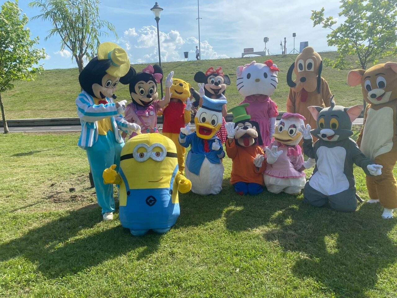 Cât costă să închiriezi un animator de petreceri sau o URSITOARE în 2023