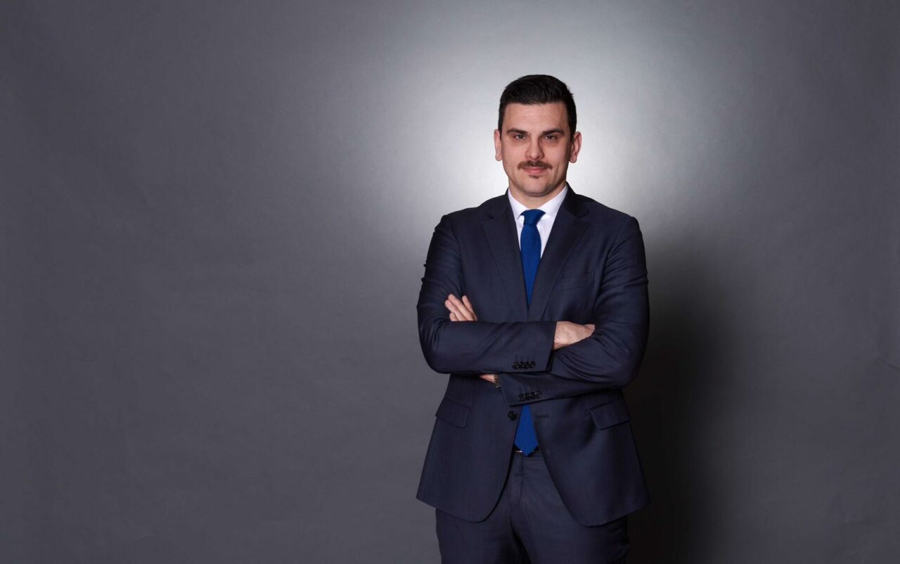 Avocat român de succes în Italia, SFAT pentru tineri: „Povestiți despre țara noastră celor din jur și nu uitați să vorbiți limba română!”