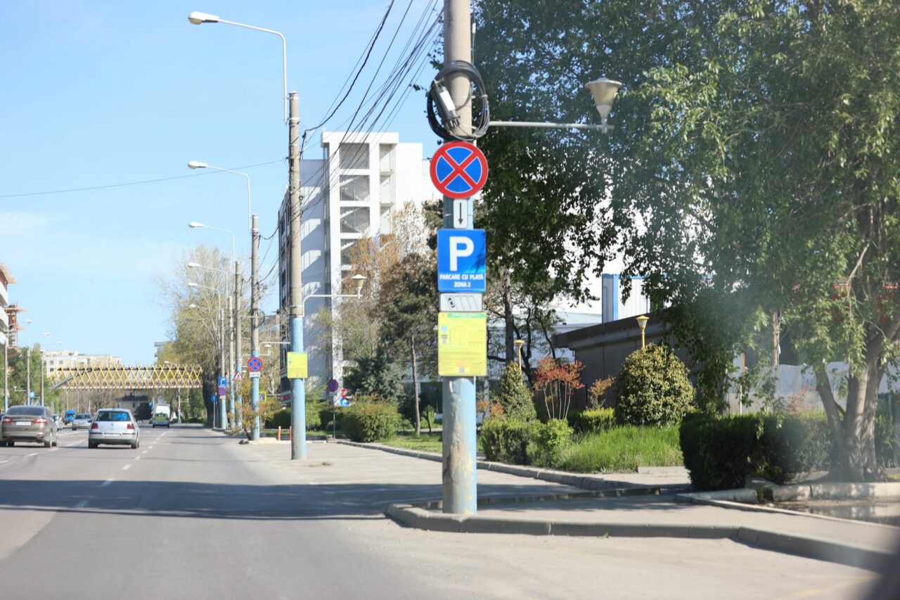 Cât costă PARCAREA de 1 Mai pe litoral. Unde este gratis pentru turiștii care merg la Mamaia