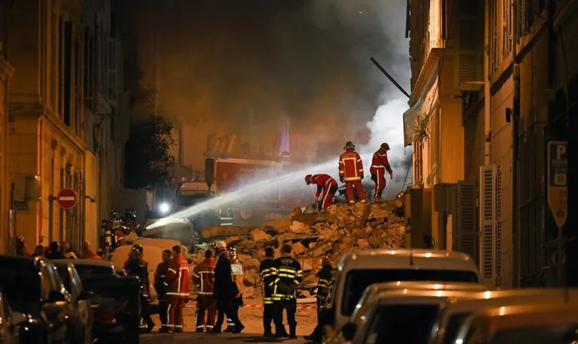 O româncă a fost martoră la explozia blocului din Marsilia: ”Un morman de pietre și praf, nu mai era nimic din blocul ăla”
