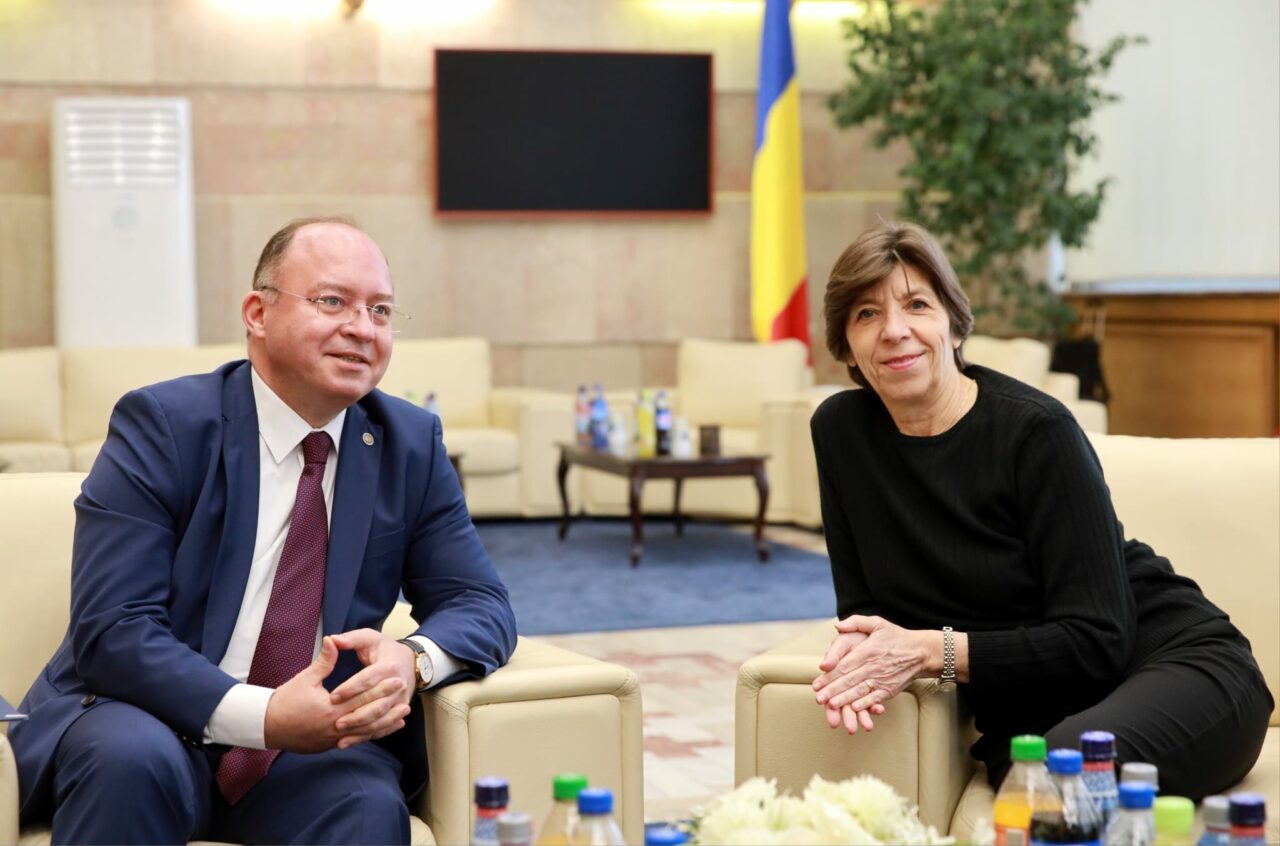 Emmanuel Macron, escală în România, la întoarcerea din China. Bogdan Aurescu s-a întâlnit cu şefa diplomaţiei franceze