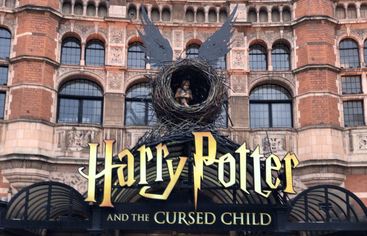 „Harry Potter” devine SERIAL, cu J.K. Rowling producător executiv / Totul despre fuziunea HBO Max – Discovery+