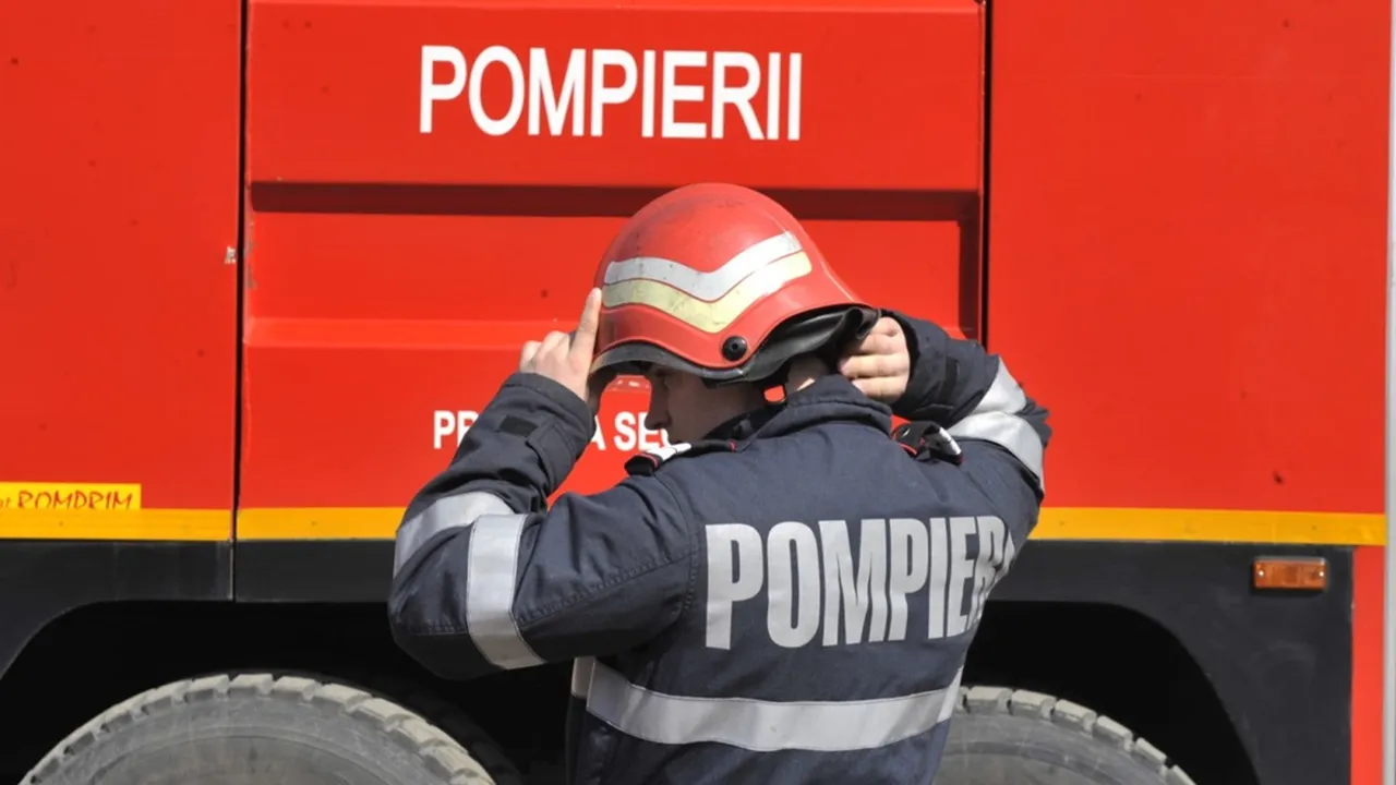 Tentativă de sinucidere în București. Un bărbat a dat FOC apartamentului în care locuia
