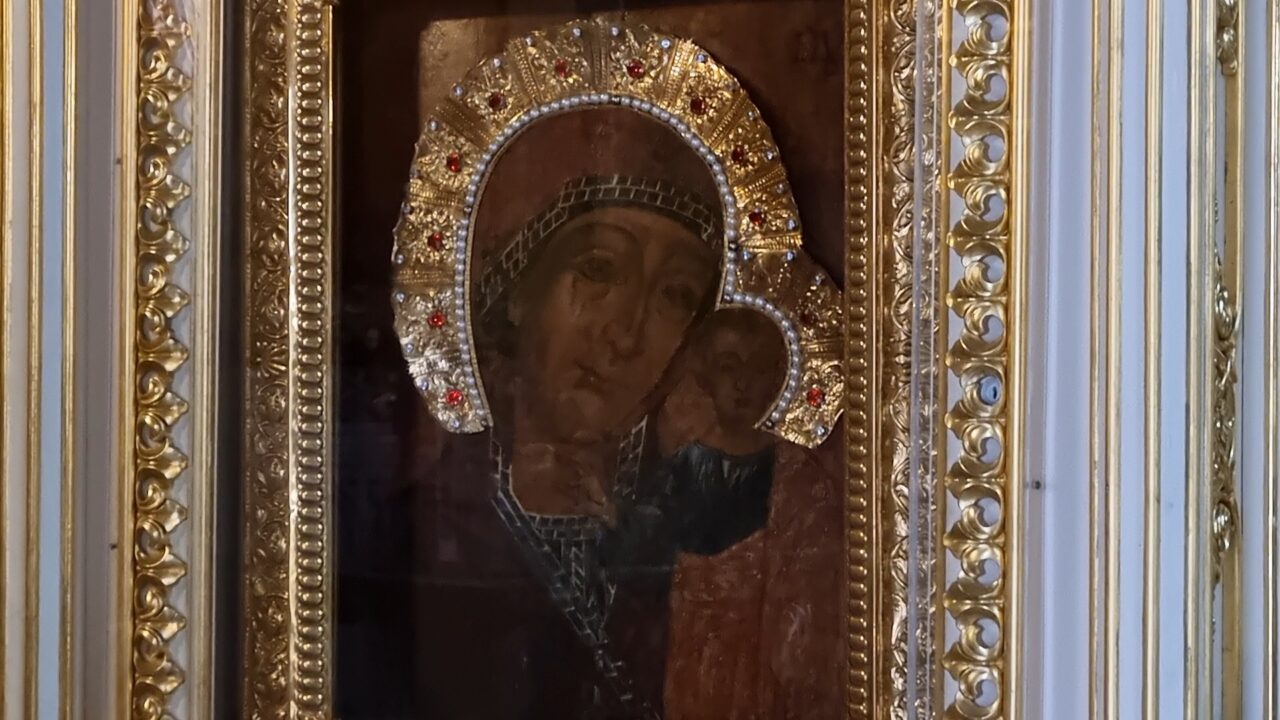 Unde se află ținutul MIRACOLELOR din România. Aici există și o icoană făcătoare de minuni unică în lume