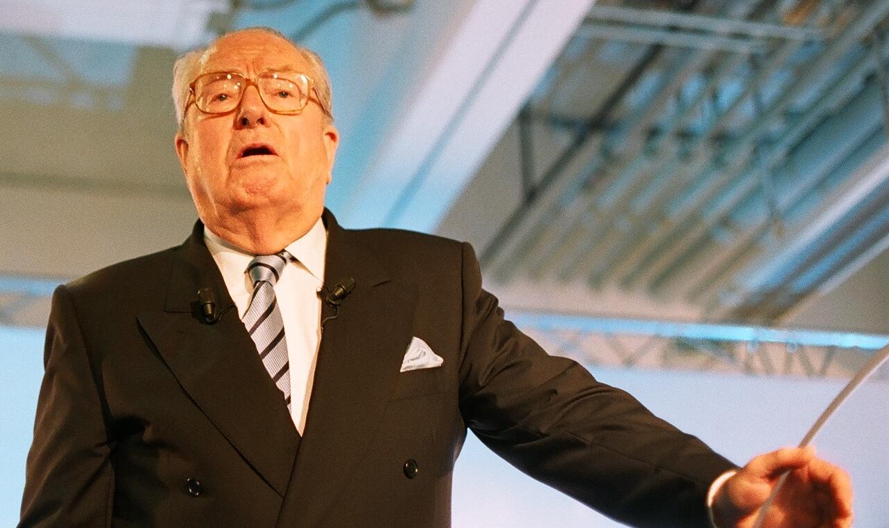 Jean-Marie Le Pen a suferit un INFARCT. A fost dat afară din Frontul Național, partidul pe care l-a fondat, chiar de fiica lui, Marine Le Pen