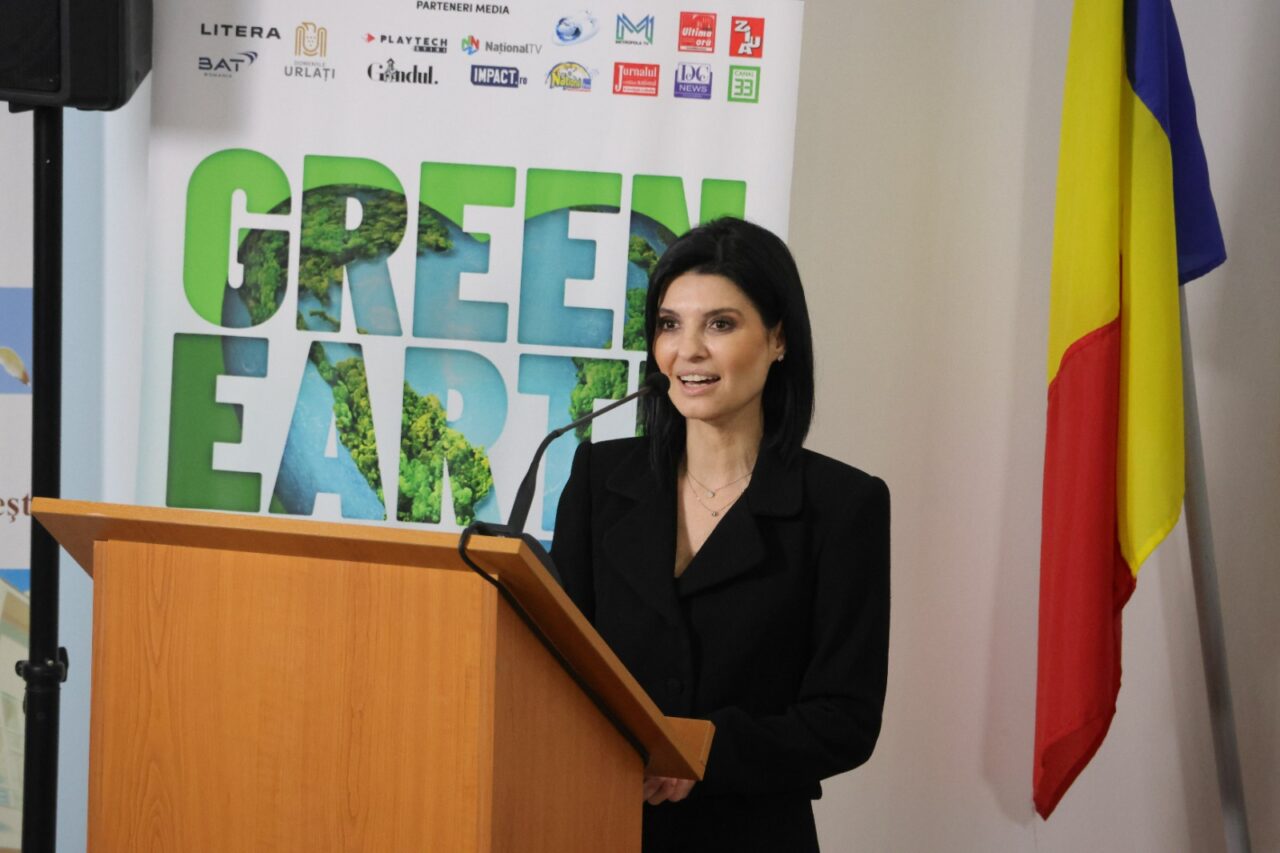 Studenții ecologiști au ALES-O președinte de onoare pe Lavinia Șandru