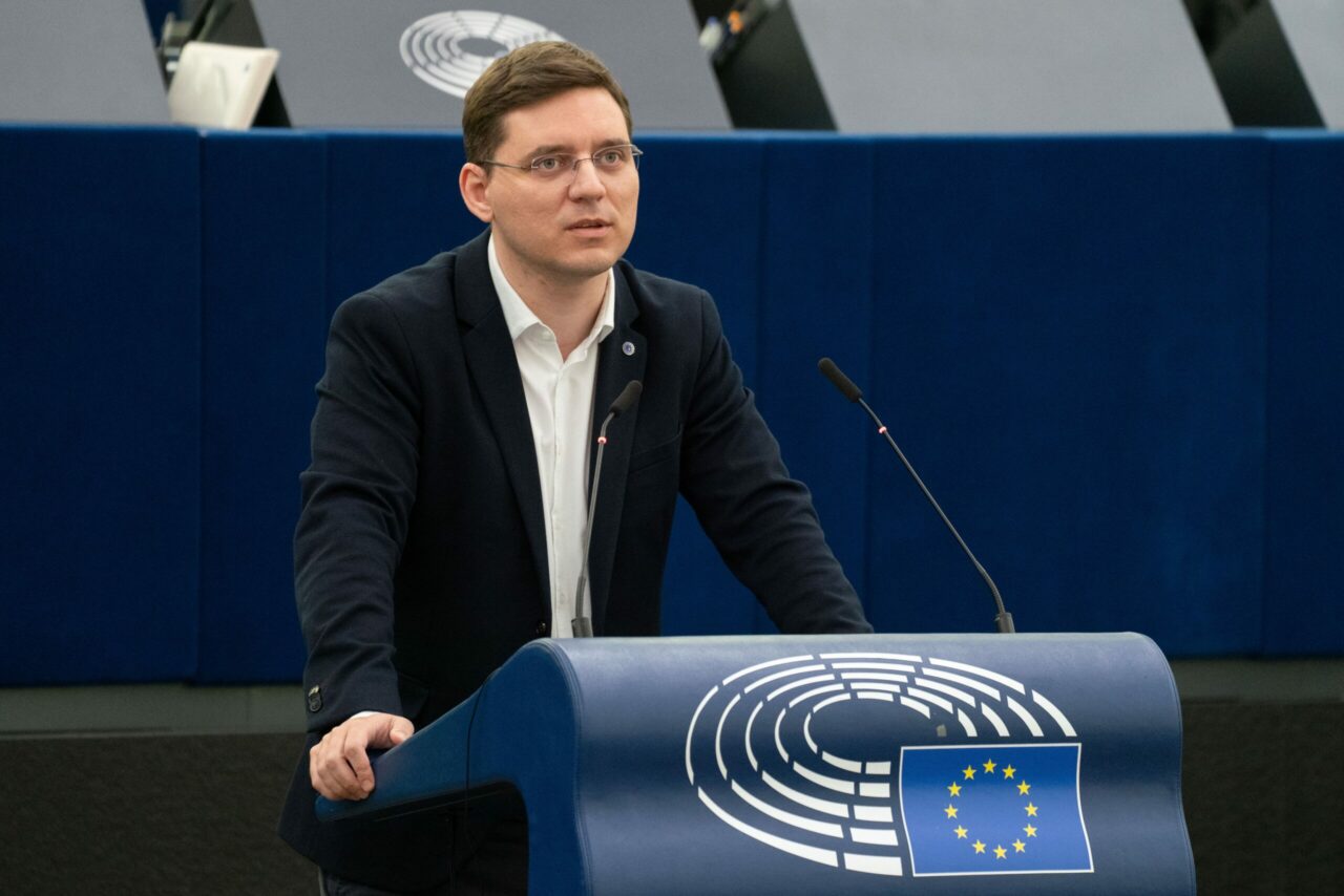 Victor Negrescu, despre comisarul european pentru Agricultură: „INCAPABIL să ofere soluții”