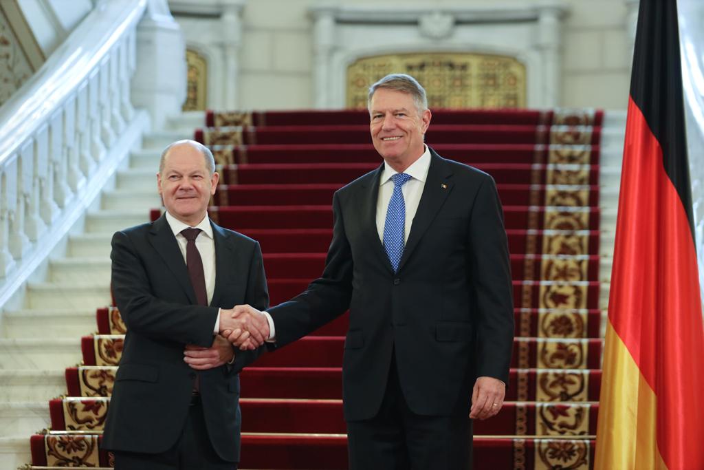 FOTO | Cancelarul german Olaf Scholz a fost primit la Cotroceni de președintele Iohannis