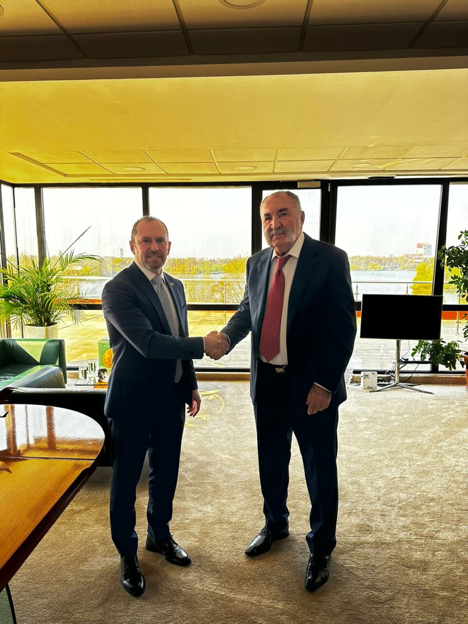 Fundația ȚIRIAC a oficiat donația în valoare de 1.000.000 euro, dedicată victimelor seismului din Turcia