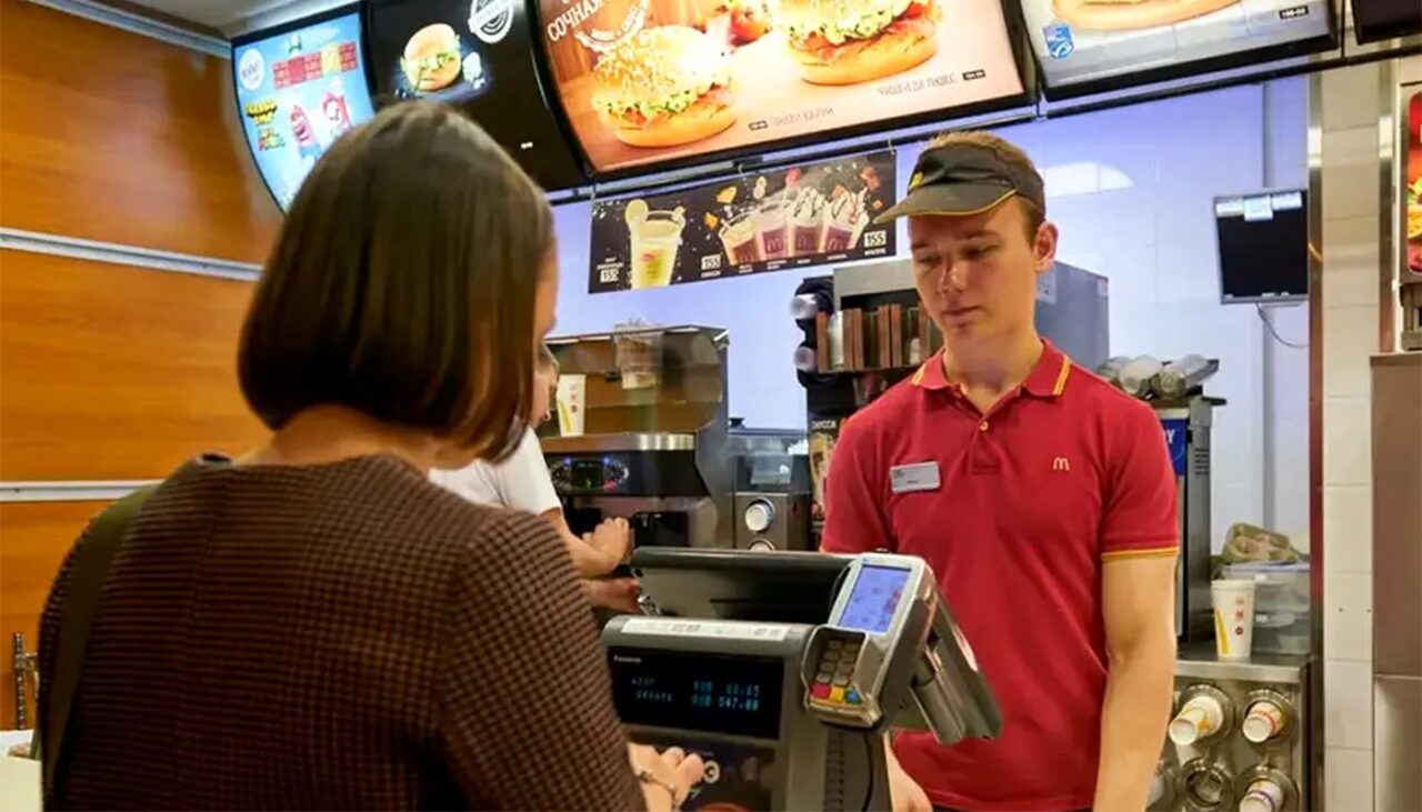 Unde se află cel mai SCUMP restaurant McDonald’s din lume. Ce preț are un burger acolo