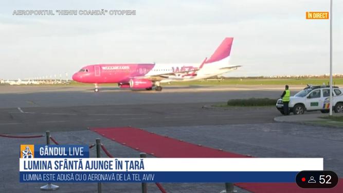 LIVE. Lumina Sfântă de la Ierusalim a ajuns pe Aeroportul Otopeni. Cum va fi distribuită către fiecare parohie de Înviere