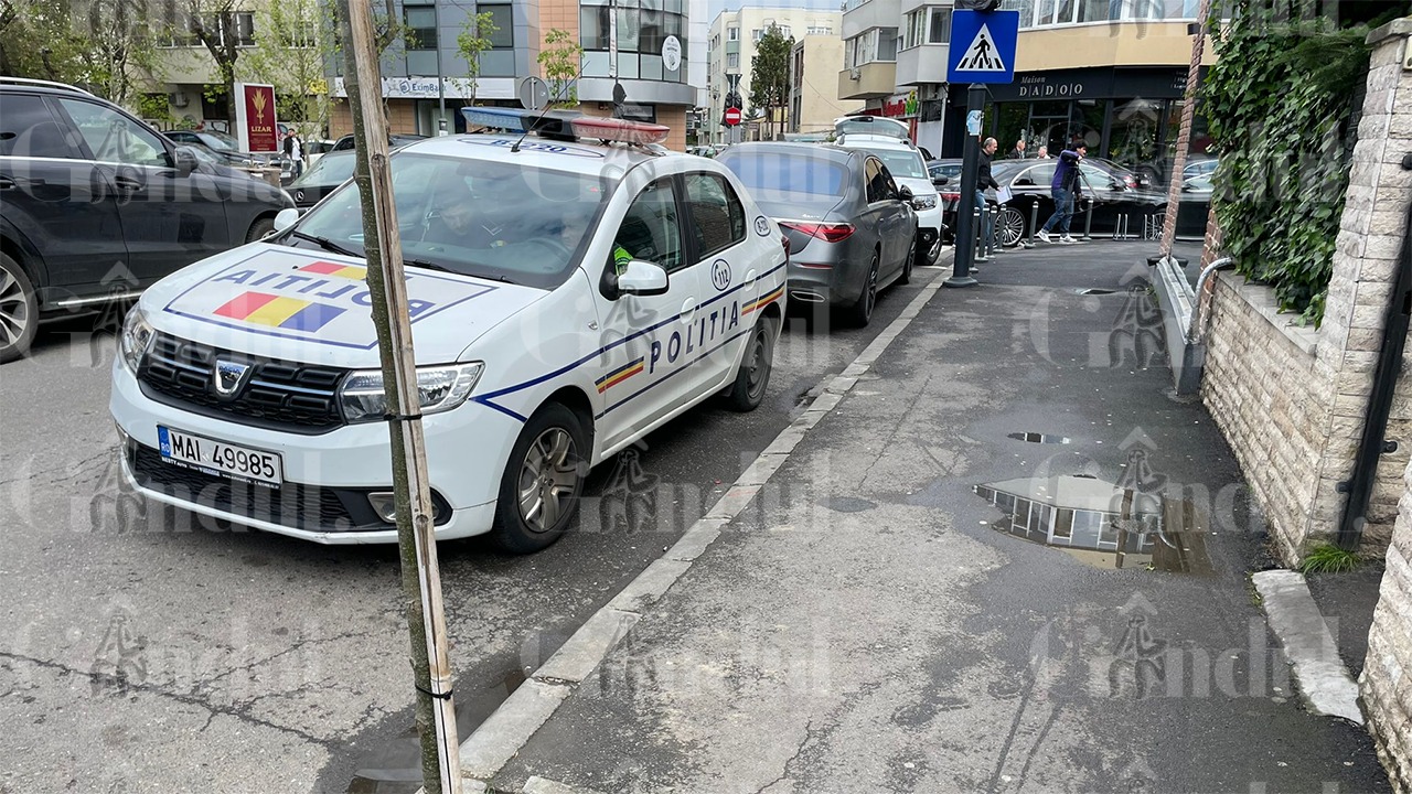 VIDEO | Unul dintre patronii unei cafenele faimoase din Capitală, înjunghiat de către un bărbat necunoscut. Agresorul a urmărit victima mai multe zile