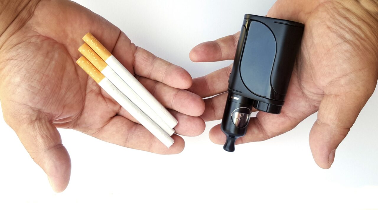 Vapingul – alternativă mai puțin nocivă la fumatul convențional?
