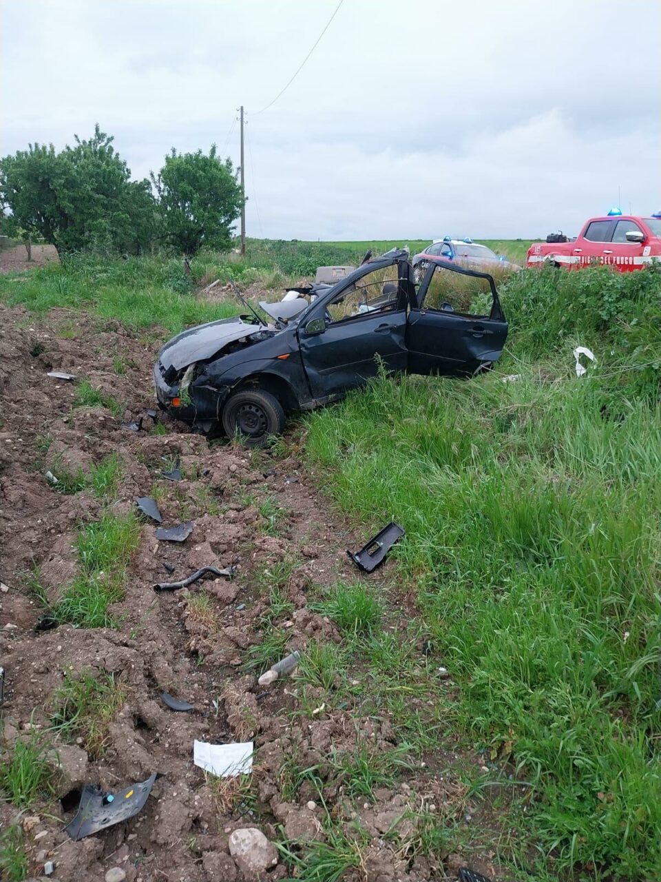 Români MORȚI în ziua de Paște! Mașina în care se aflau s-a rupt în două, pe un drum din Italia