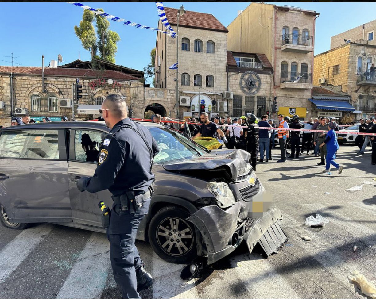 Incident ȘOCANT pe o stradă din Ierusalim. Un autoturism a intrat în mai multe persoane. Cel puțin 5 oameni au fost răniți
