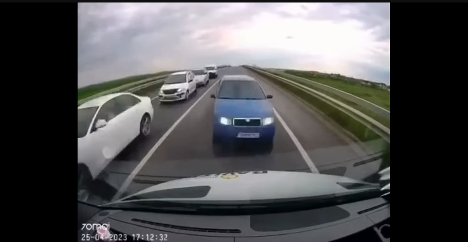 VIDEO | Carambol produs pe un drum național din Timiș, surprins de camera de bord a unui autovehicul implicat în accident