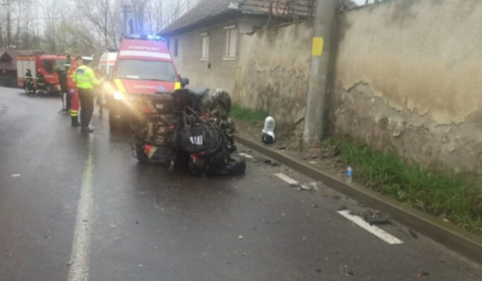 ACCIDENT TRAGIC în Brașov. O tânără a murit, după ce ATV-ul pe care se afla a intrat într-un stâlp