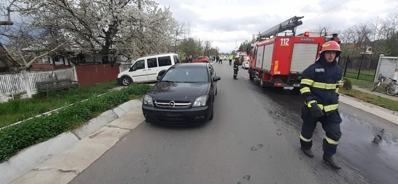 TRAGEDIE în a doua zi de Paște. O fetiță de 10 ani a fost lovită mortal de o mașină, pe un drum din județul Vâlcea