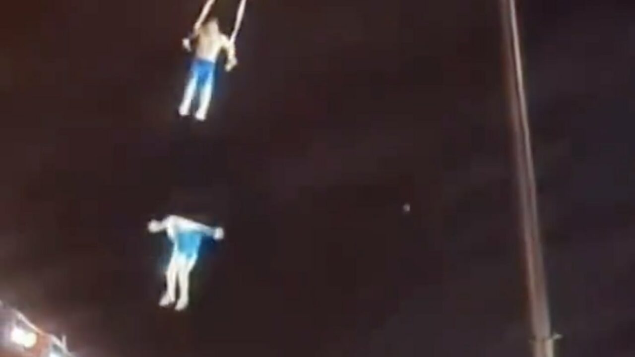 VIDEO | O acrobată din China A MURIT sub ochii soțului său, care îi era partener în timpul unui spectacol la trapez, după ce a căzut de la înălțime
