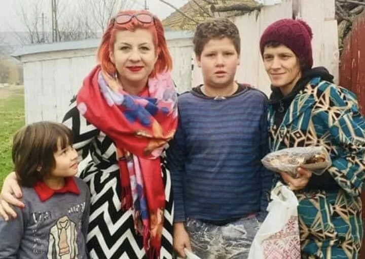 Povestea tristă a doi frați care visează să mănânce o pizza. Învață bine pentru a scăpa de sărăcie