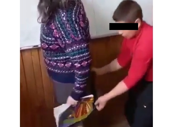 PROFESOARA din Prahova le ia apărarea elevilor care au umilit-o chiar în timpul orei: „Nu s-a întâmplat nimic grav”