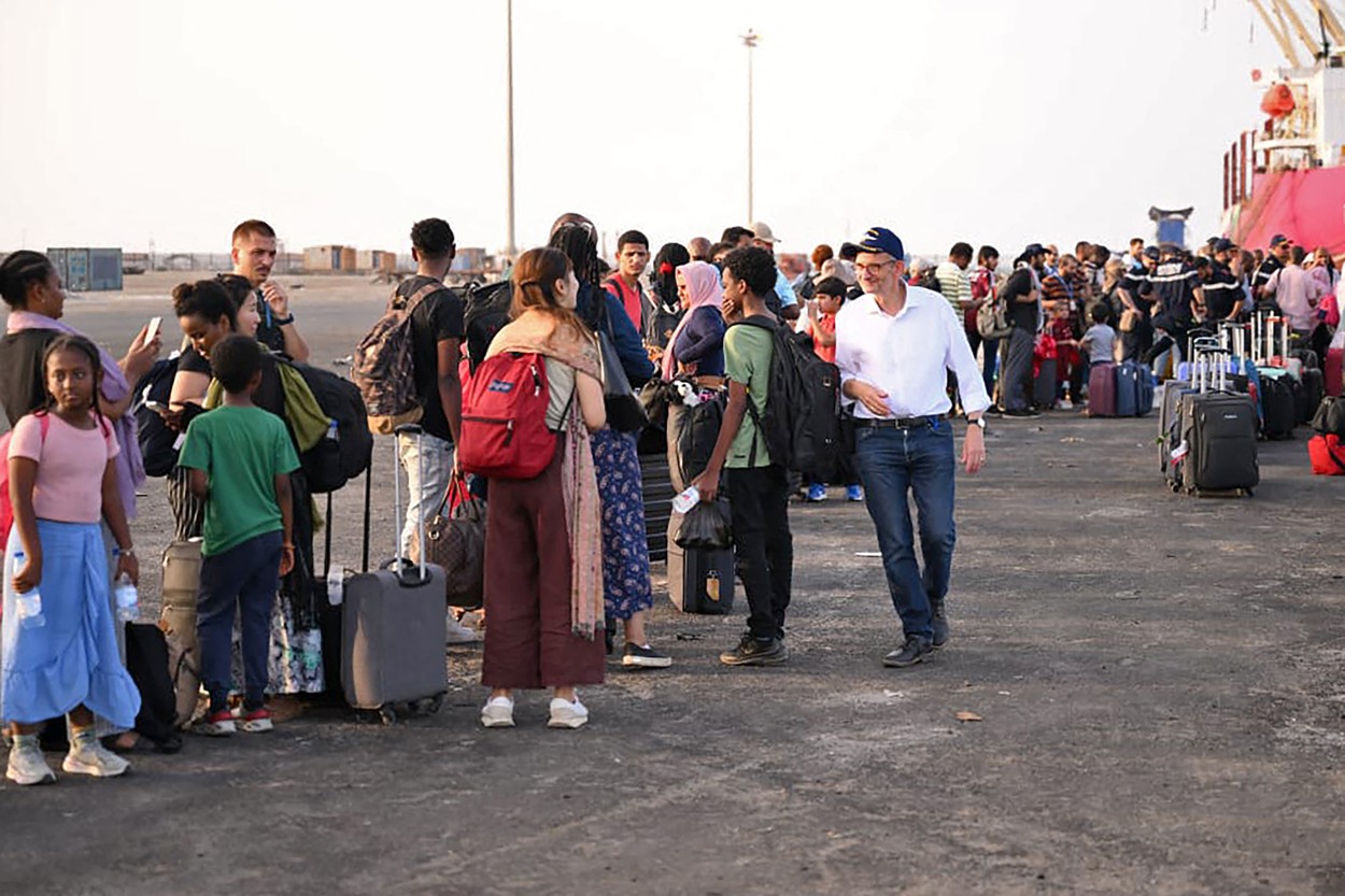 Alți doi români au reușit să FUGĂ din Sudan, anunță MAE / Câți conaționali încearcă să scape din țara afectată de conflicte militare
