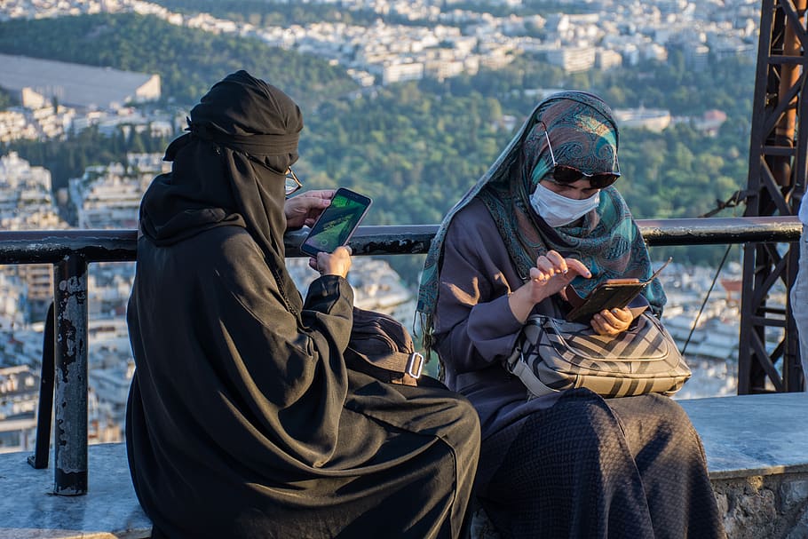 Călătoriile cu metrou, INTERZISE la Teheran femeilor care nu poartă hijab