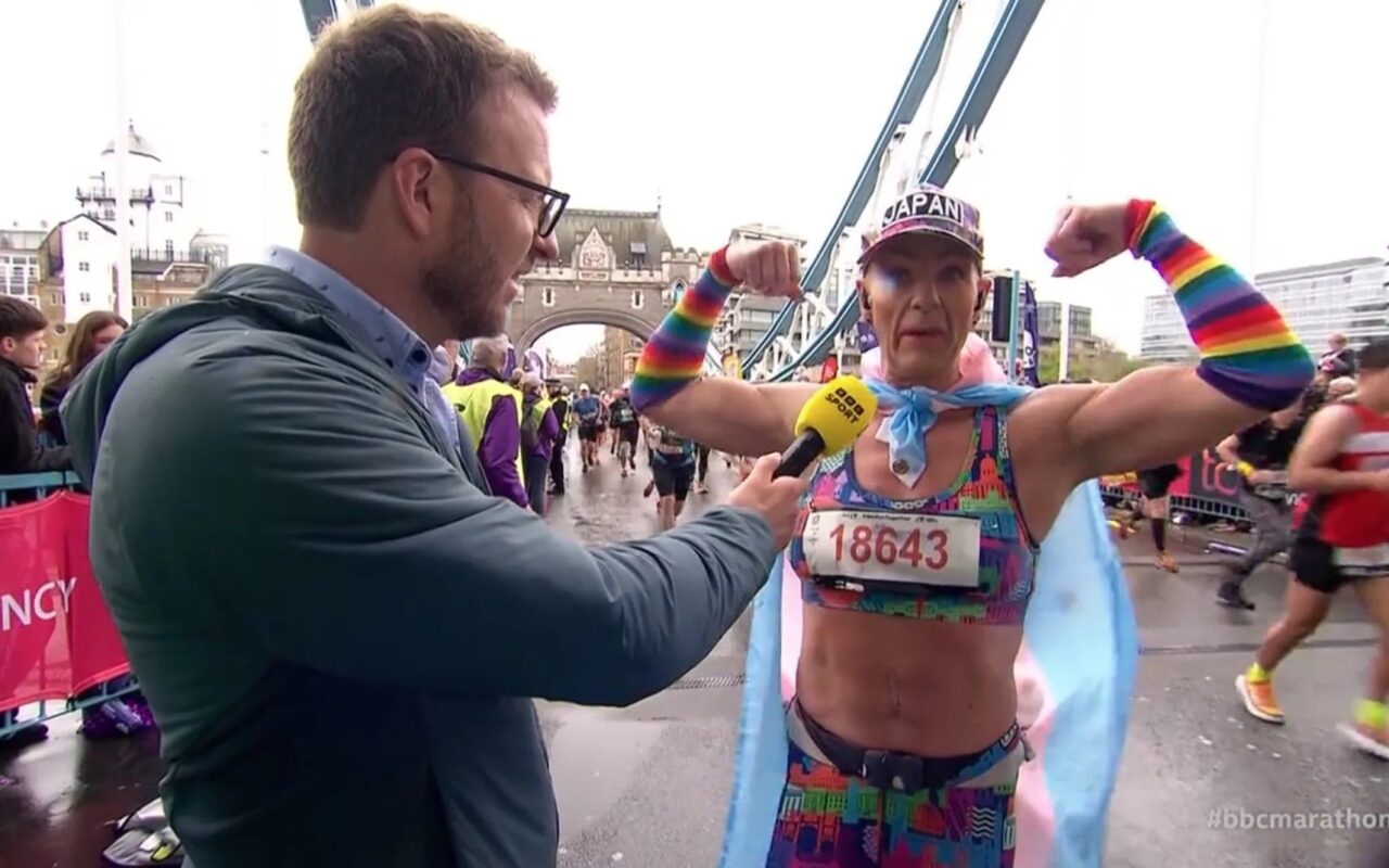 Un sportiv trans a reușit să alerge mai repede decât 14.000 de femei la maratonul feminin de la Londra. „Este îngrozitor și NEDREPT”