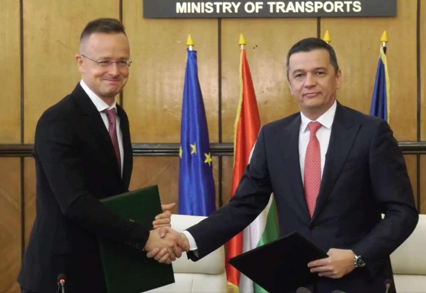 VIDEO | Sorin Grindeanu și Peter Szijjarto au semnat Acordul privind  stabilirea conexiunii Drumului Expres Salonta - Békéscsaba – Méhkerék