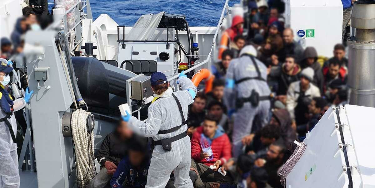 FOTO-VIDEO. Polițiștii români de frontieră au SALVAT 181 de cetățeni aflați în pericol în apele teritoriale italiene