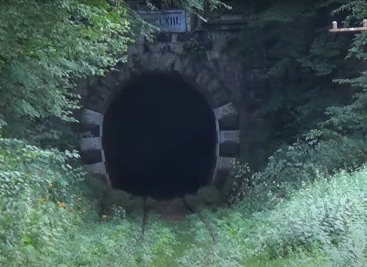 Experiența paranormală prin care a trecut un fost angajat al minei de uraniu de la Ciudanovița: „Mi-a arătat porțile spre Univers!”