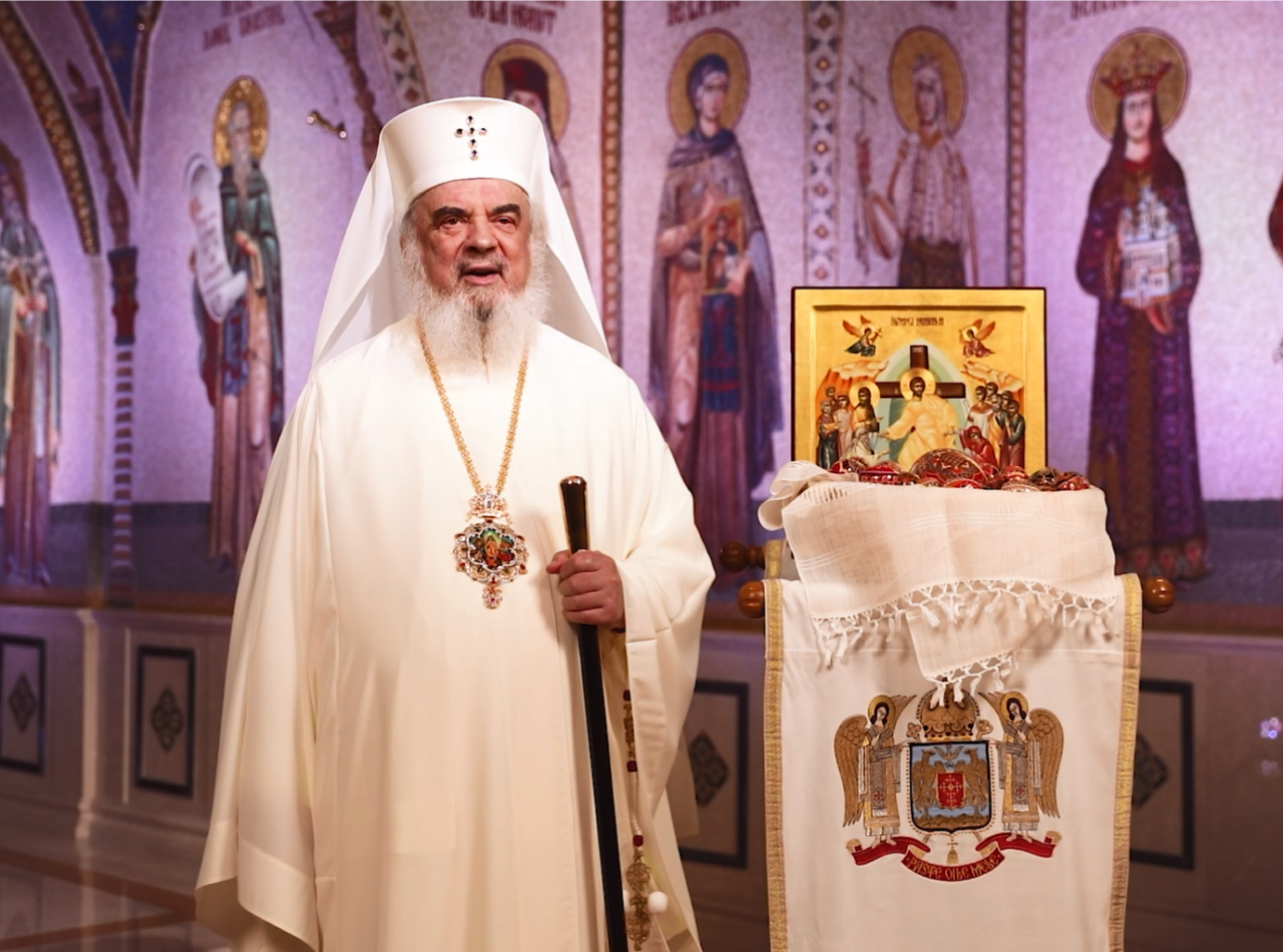 VIDEO | Mesajul de Paște al Patriarhului Daniel: ”Hristos cel răstignit şi înviat a biruit păcatul, iadul şi moartea”