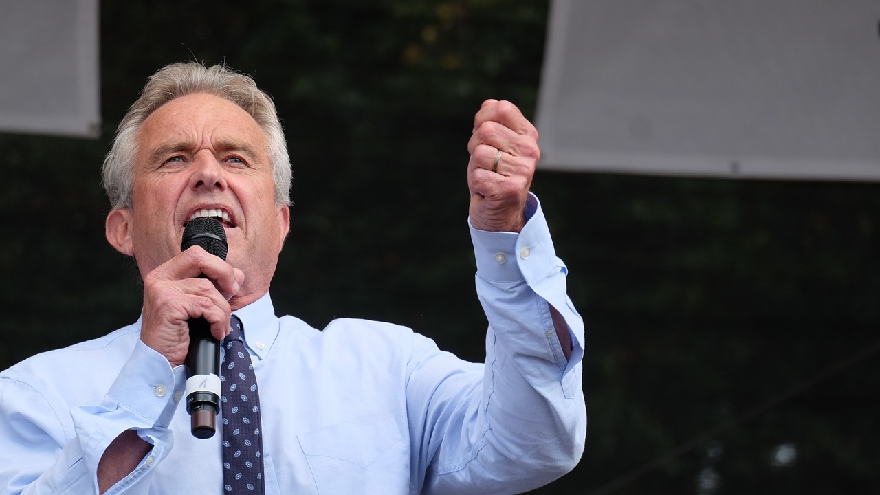 ANUNȚ OFICIAL: Robert Kennedy Jr. candidează pentru Casa Albă! / Nepotul lui JFK agită apele în Partidul Democrat