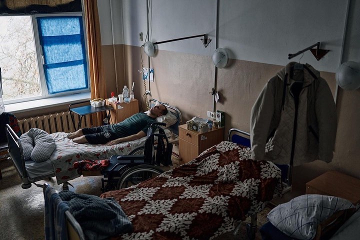Ororirile războiului din Ucraina. Povestea dramatică a lui Serhii, un tânăr care și-a pierdut vederea și ambele picioare