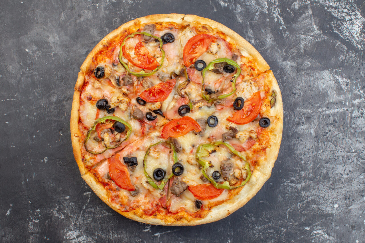 Cât costă o PIZZA sau un burger în Vama Veche