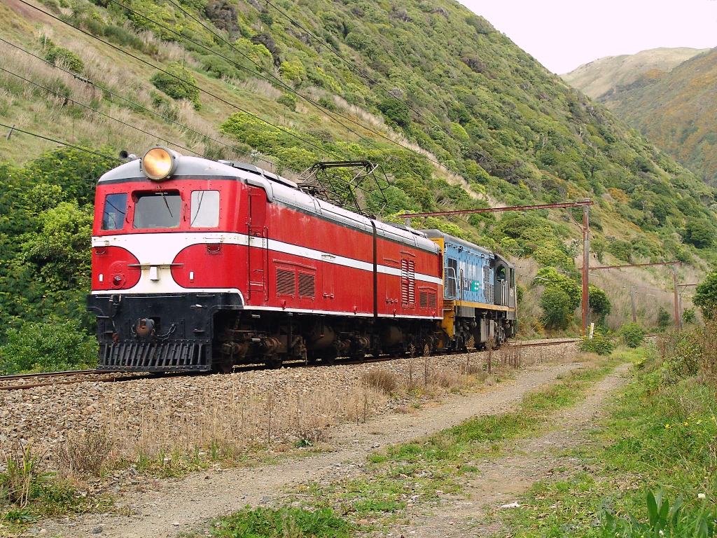 Decizia judecătorilor în cazul mecanicului care a provocat un accident între două LOCOMOTIVE în Giurgiu, aflat în stare de ebrietate