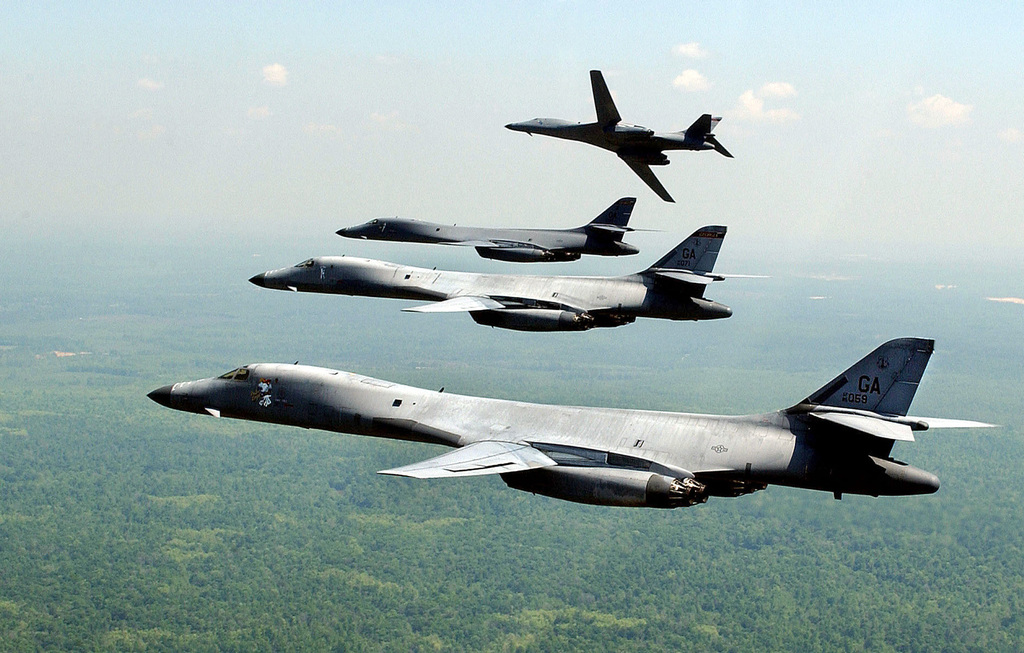 Două bombardiere americane au aterizat în România, la Baza Aeriană „Mihail Kogălniceanu”