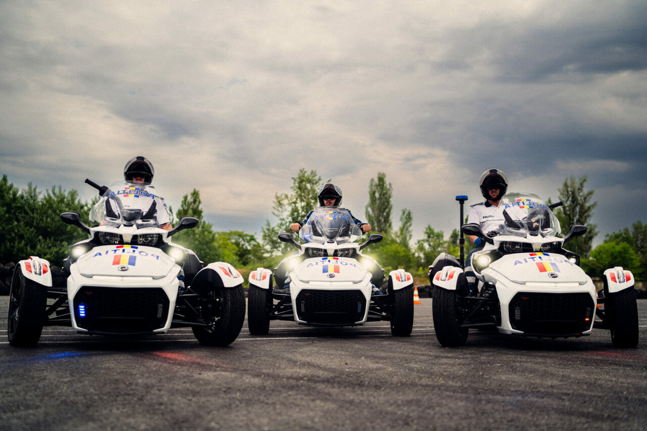 Poliția Rutieră trece la „ținuta de vară”. 3 CAN-AM Spyder F3 pentru polițiștii bucureșteni / Cum au reacționat șoferii