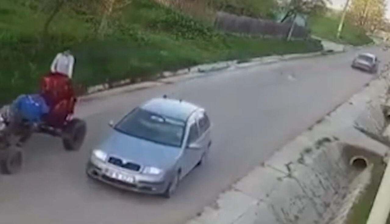 Fetițe de 3 și 11 ani, orfane de mamă, în stare gravă la spital după ce au fost ATACATE cu spray paralizant