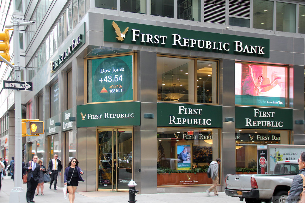 Al doilea cel mai mare FALIMENT bancar din istoria SUA: First Republic, preluată de JPMorgan Chase!